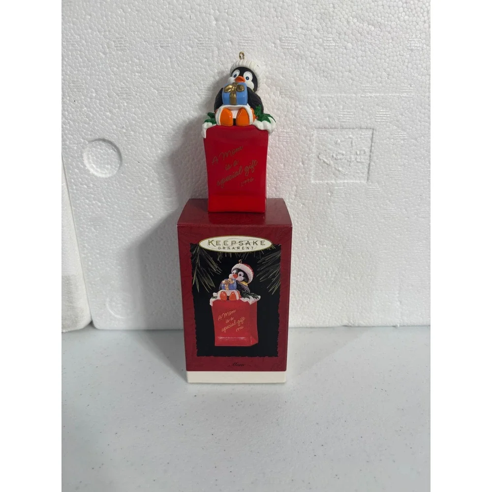 Hallmark Keepsake Ornament A Mom is a Special Gift‎ 1996 Penguin Gift Box